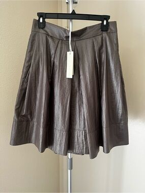 D.exterior Metallic Pleated Skirt Size 42 NWT